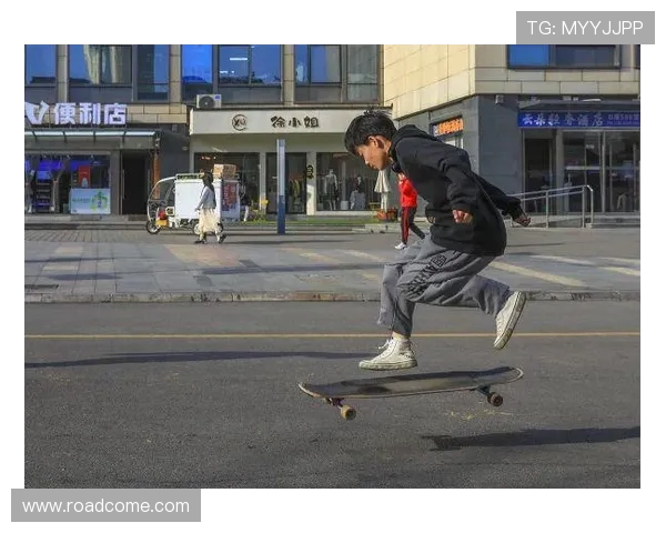 南京滑板队荣登滑板意识排行榜第十位展现青春活力与竞技精神