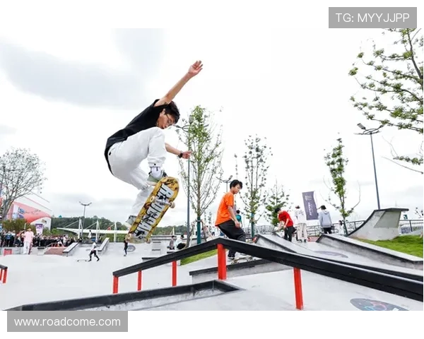 武汉滑板队与重庆滑板队赛后复盘力量对决的精彩瞬间与战术分析