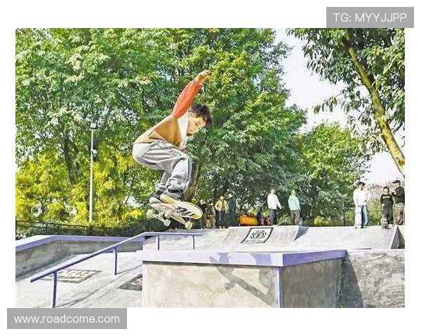 重庆极限运动队在滑板精英赛中的精彩表现与状态分析