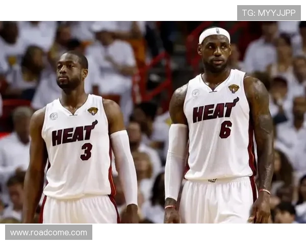 韦德与詹姆斯职业生涯对决数据分析及精彩瞬间回顾