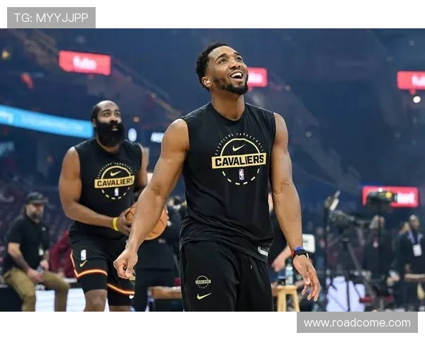 骑士与雷霆激战正酣NBA视频直播精彩瞬间不容错过