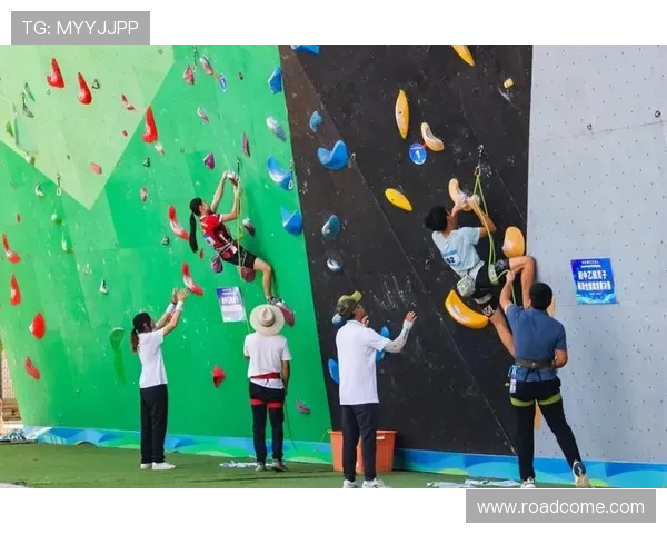 北京飞盘队在世界攀岩锦标赛中的战术解析与表现评估 北京飞盘队在世界攀岩锦标赛中的战术解析与表现评估