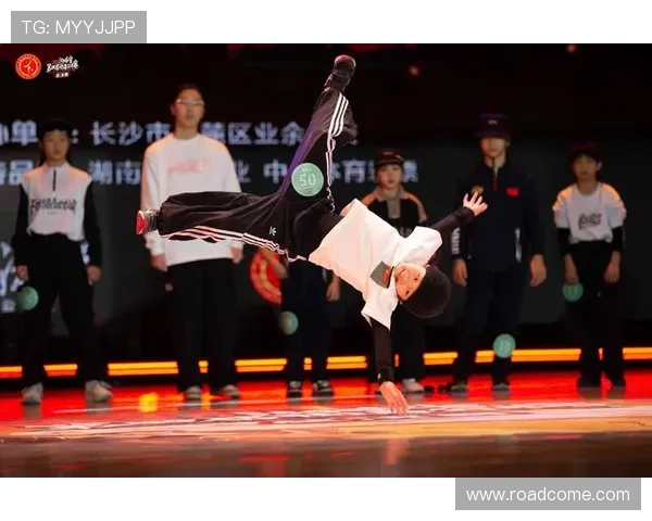 全国街舞大赛点评：广州滑板队展现独特节奏与风格的精彩表现